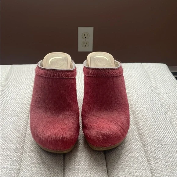 No. 6 coral pony hair Clogs - Picture 1 of 5